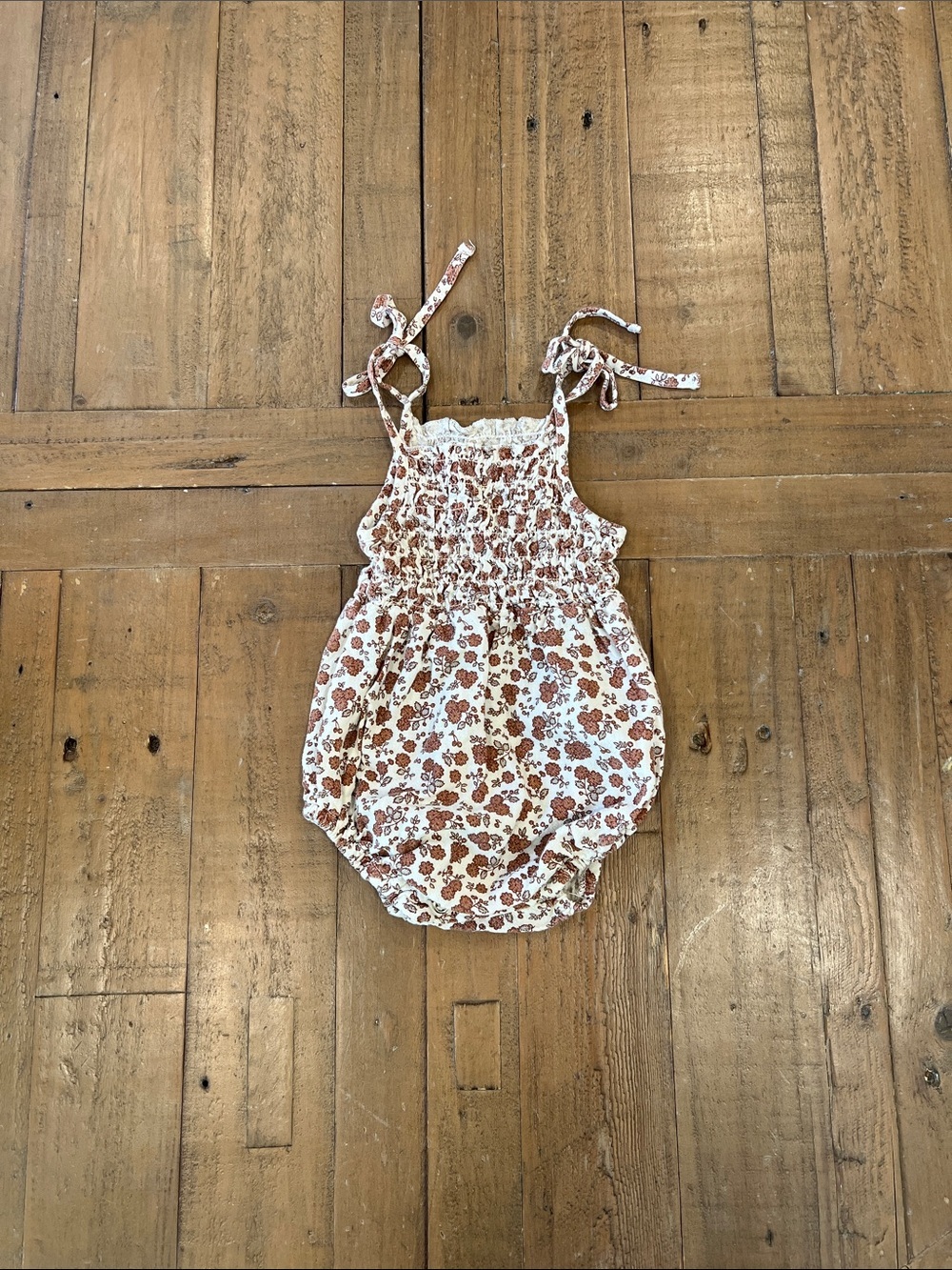 Rylee + cru neutral floral tie strap smocked bubble romper 6-12 months